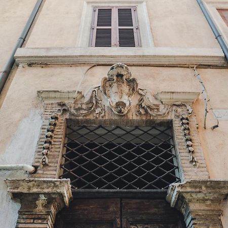 Апартаменты La Vetrina, The Renaissance Charme Of Piazza Navona Рим Экстерьер фото